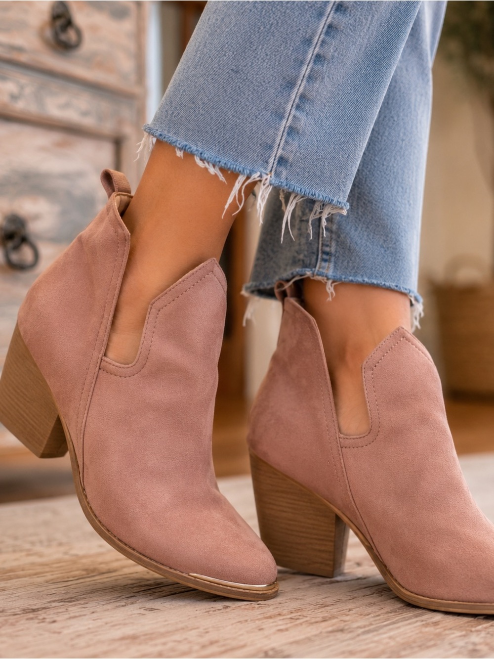 Mi.iM Blush Pink Suede Ankle Booties Block Heel Western Size 7 1/2 - Picture 1 of 16